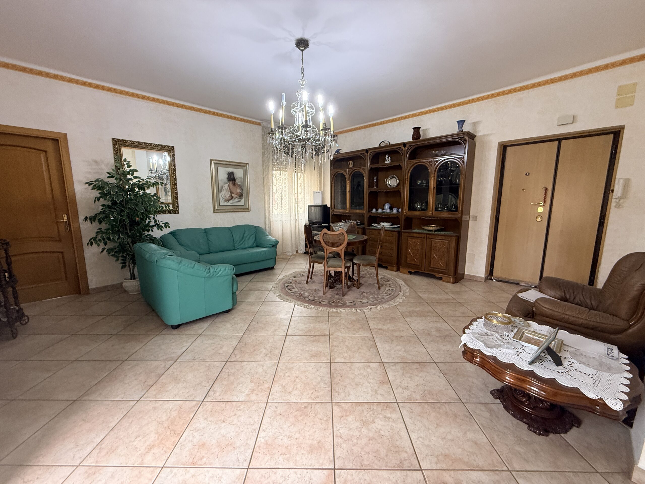 Quadri locale Roma Zona Appio Latino